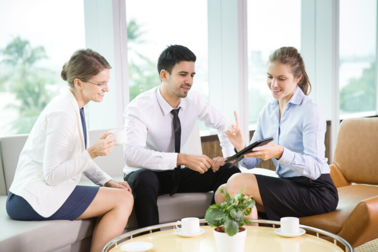 business-people-using-tablet-cafe-1